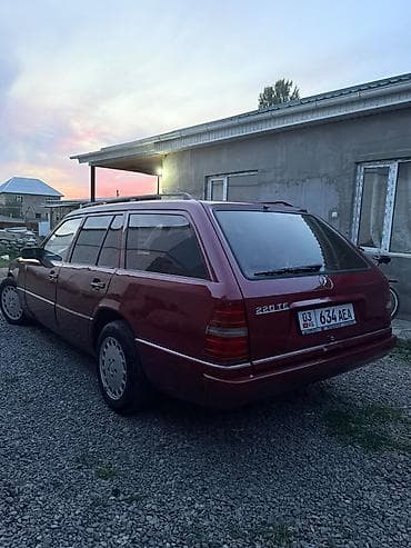 Продажа авто: Mercedes-Benz W124: 1993 г., 2.2 л, Автомат, Бензин, Универсал — 4