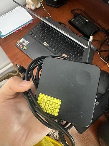 Сетевой адаптер питания для ноутбука Lenovo. Головки нет, но
