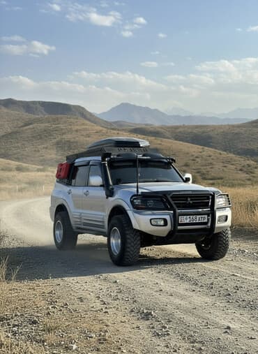 срочно продаю в связи с переездом: Mitsubishi Pajero: 2001 г., 3.5 л, Автомат, Бензин, Жол тандабас — 1