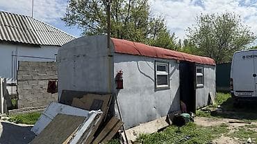 объявление о продаже гаража: Бытовка/строительный вагончик на шасси Описание: - Металлическая — 2