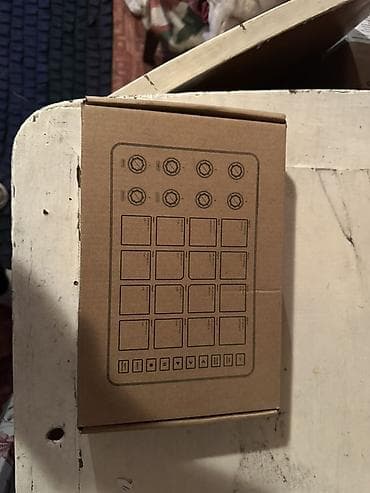 Микрофоны: MIDI-контроллер M-WAVE с пэдами и энкодерами (ОТСУТСТВУЕТ КАБЕЛЬ) - — 2