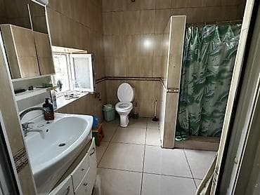Продаётся жилой дом с удобной планировкой и полноценным санузлом. -