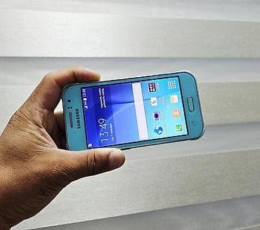 techno camon: Samsung Galaxy J1, Б/у, 4 ГБ, цвет - Голубой, 2 SIM — 3