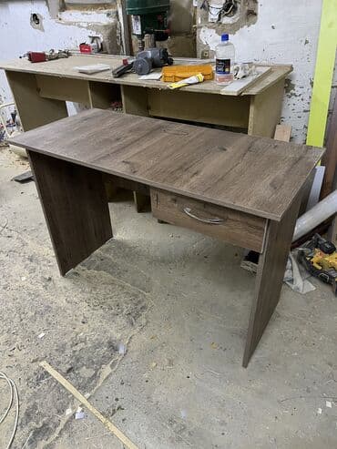 офисные мебели: Компьютерный стол, Новый, С полками — 1