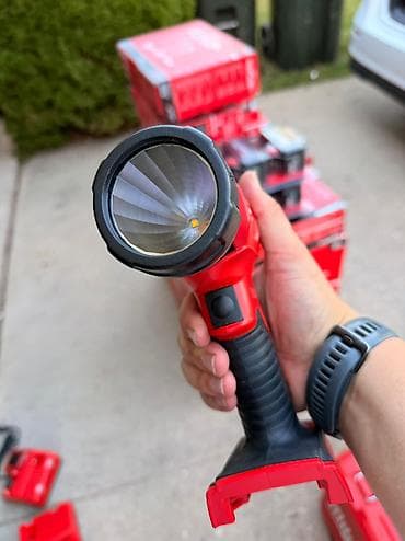 Инструменты: Аккумуляторная ударная дрель/шуруповёрт Milwaukee M12 FUEL (каркас — 5