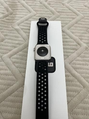 Продам часы Apple Watch SE Gen2 Оригинал, без царапин, можно даже на