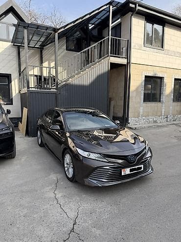 Toyota Camry: 2018 г., 2.5 л, Автомат, Бензин, Седан