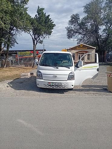 Дом и сад: Такси на базе Hyundai Porter (белый, с опознавательным фонарём TAXI на — 2