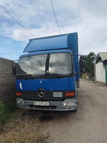 mini kuper: Грузовик, Mercedes-Benz — 1