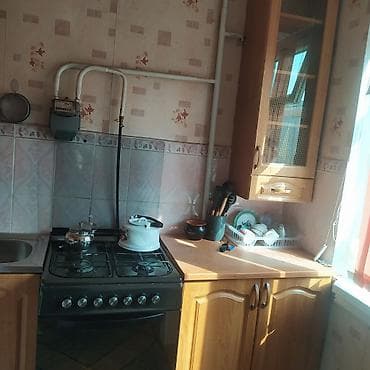 часовой квартиры: 2 комнаты, 42 м², 104 серия, 2 этаж, Старый ремонт — 5