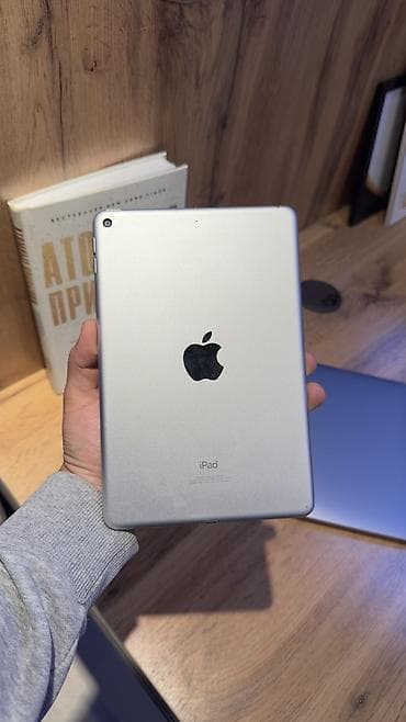 11 pro max 64: Планшет, Apple, память 64 ГБ, 7" - 8", Wi-Fi, Б/у, Детский цвет - Серебристый — 3