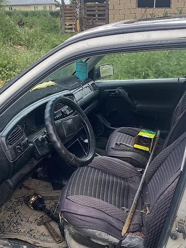 кок талаа: Volkswagen Vento: 1992 г., Кол менен иштөөчү, Седан — 4