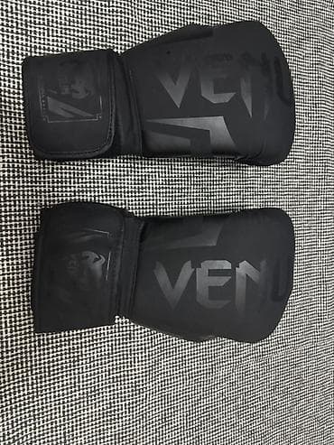 Электротранспорт: Боксерские перчатки Venum, черные, матово-глянцевый принт. - — 1