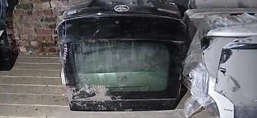 prius plus: Крышка багажника Toyota, 2009 г., Б/у, Оригинал — 1