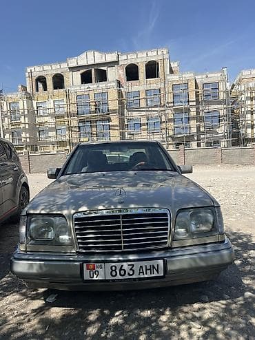 v class: Mercedes-Benz E-Class: 1995 г., 3.2 л, Механика, Бензин, Седан — 4