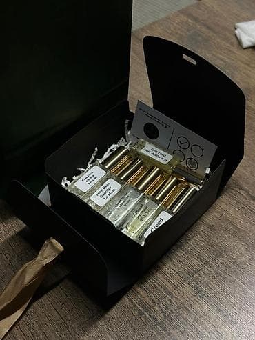 Подарочный набор миниатюрных ароматов в распылителях - Элегантная