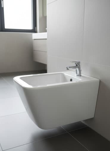 биде унитаз бишкек цена: Белое керамическое биде для настенной установки. Имеет прямоугольную — 1