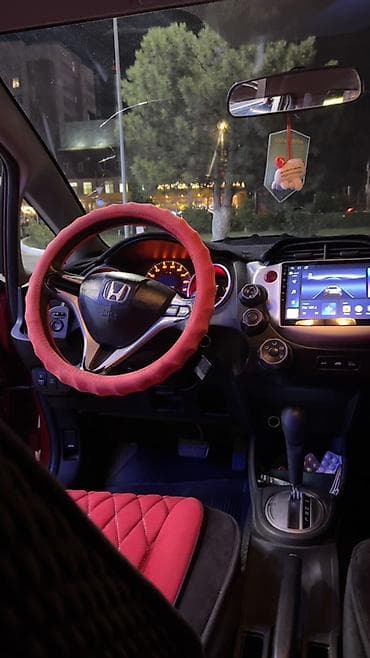 Продажа авто: Honda Fit: 2010 г., 1.5 л, Автомат, Бензин, Хэтчбэк — 6