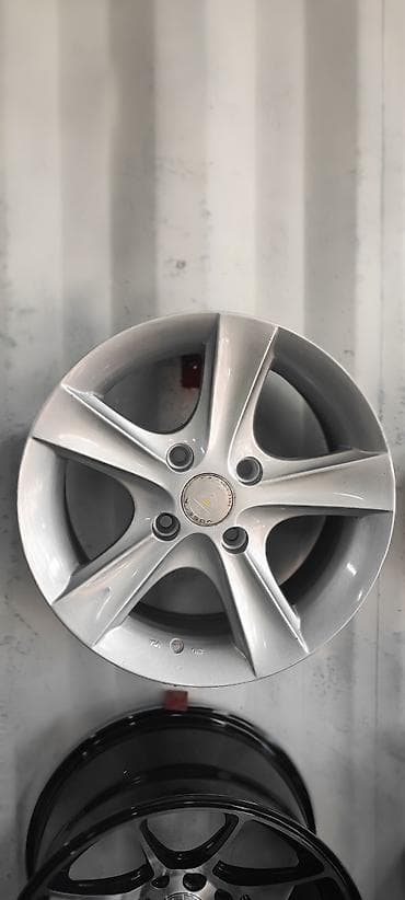 Литые Диски R 16 Vossen, 1 шт, отверстий - 4