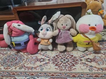 Продаю детские игрушки в хорошем состоянии. мягкие игрушки по 200 сом