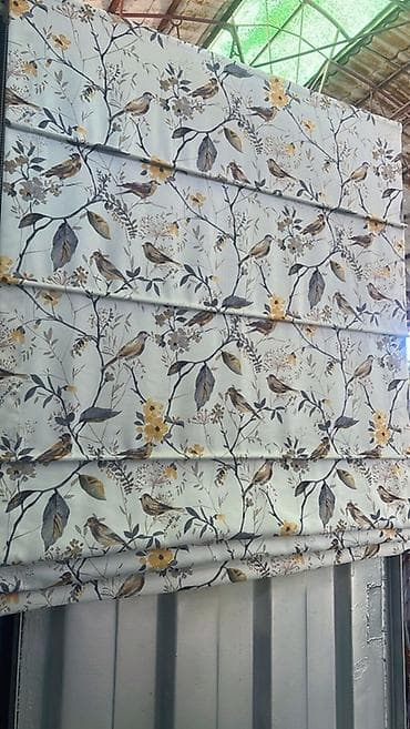 Жалюзи, шторы, занавески, рольшторы Римская штора с цветочно-птичьим