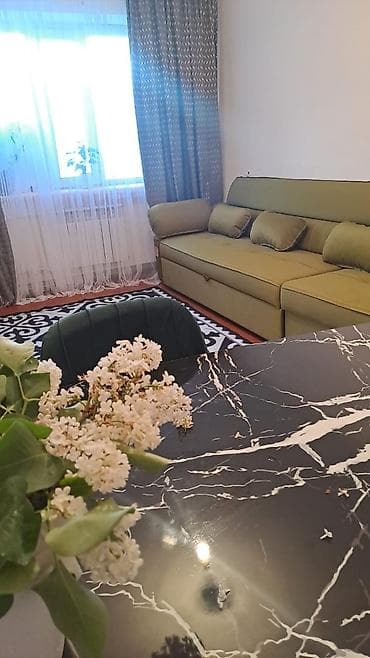 квартира для девушек: 2 комнаты, 42 м², 104 серия, 1 этаж, Старый ремонт — 1