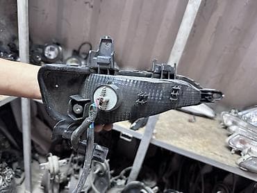 Системы освещения: Левая противотуманная фара Kia 2018 г., Б/у, Оригинал — 2