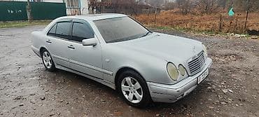 продам в связи с переездом: Mercedes-Benz E-Class: 1998 г., Седан — 4