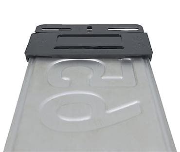 номер рамка: Минималистичные, номерные крепления.
Номера не спадают — 3