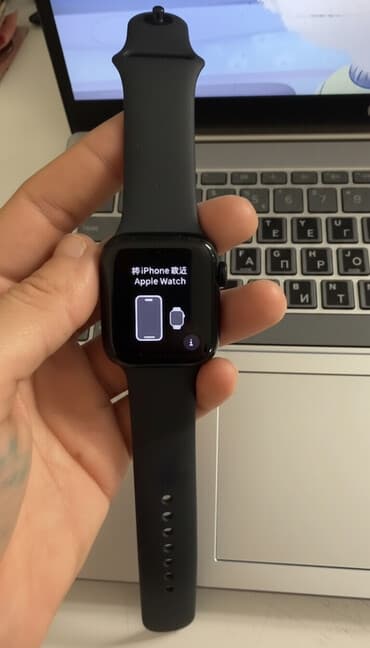 чехол для планшета самсунг таб а: Apple Watch с черным спортивным ремешком - Корпус прямоугольной формы — 2