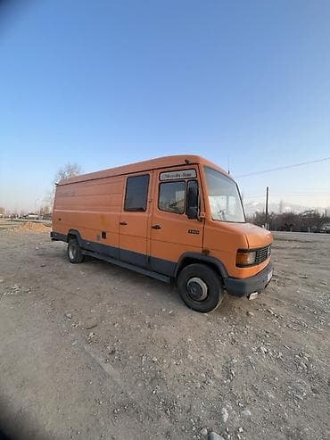 mercedes benz e class 212: Грузовик, Mercedes-Benz — 3