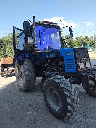 Унаа: Трактор Беларус МТЗ-892 с год 2018 прицепленным пресс-подборщиком - — 1