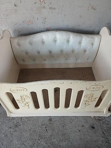 Продаю манеж с тумбочкой