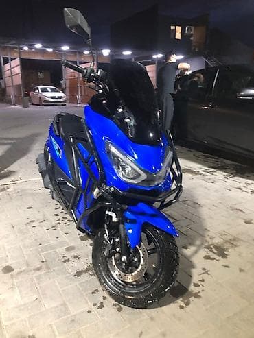 Мотозапчасти и аксессуары: Тип скутера 150 куб. см, Бензин, Б/у — 1