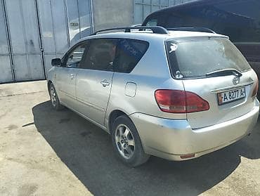 avensis: Toyota Avensis Verso: 2003 г., Механика, Дизель, Хэтчбэк — 3