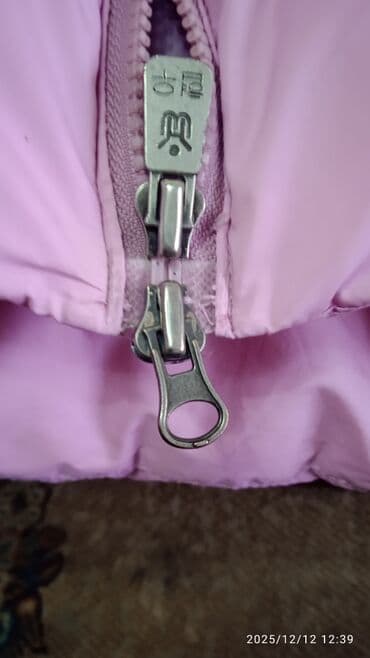 кофта школьная на девочку: Куртка зимняя теплая на девочку .Состояние хорошее. Капюшон — 7