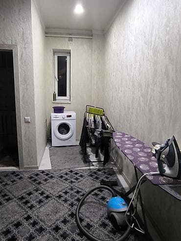 комната для девушек: Сдается комната с общей кухней и душем. только для — 3