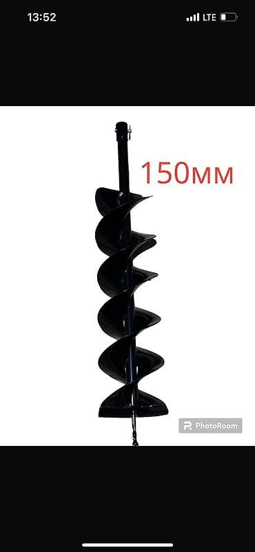 Сейфы: Бензобур с набором шнеков Описание: - Мотобур с бензиновым двигателем — 5