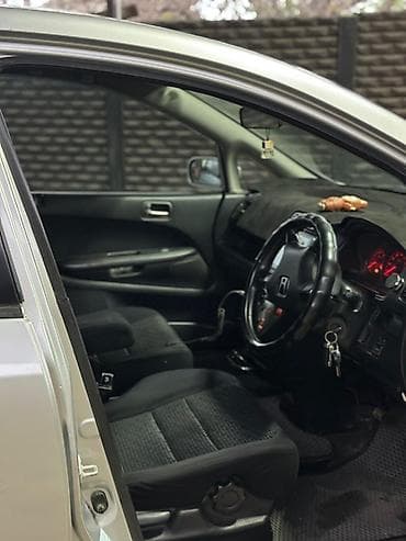 матор кайык: Honda Stream: 2004 г., 2 л, Автомат, Бензин, Вэн/Минивэн — 7