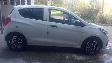 Транспорт: Chevrolet Spark: 2016 г., 1 л, Автомат, Бензин, Хэтчбэк — 3