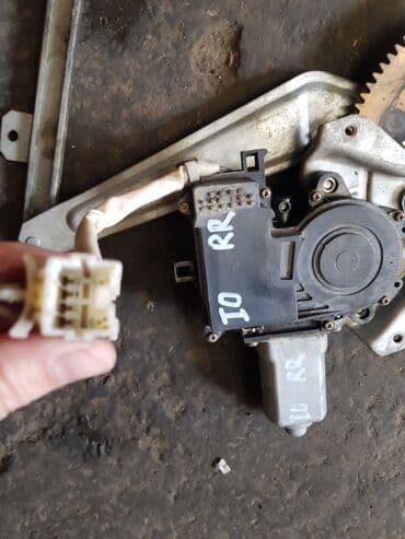 запчасти на мицубиси паджеро 2: Mitsubishi Pajero IO стеклоподьемник, Митсубиси Паджеро Ио Задний — 2