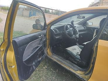 Honda Civic: 2001 г., 1.5 л, Кол менен иштөөчү, Бензин, Хетчбек — 3