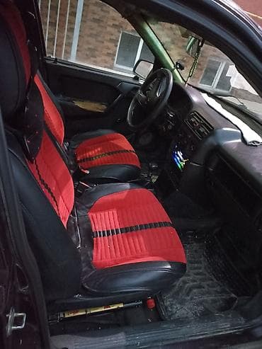 Opel Vectra: 1993 г., Седан