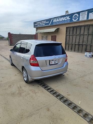 Honda Fit: 2002 г., 1.3 л, Автомат, Бензин, Хетчбек — 7