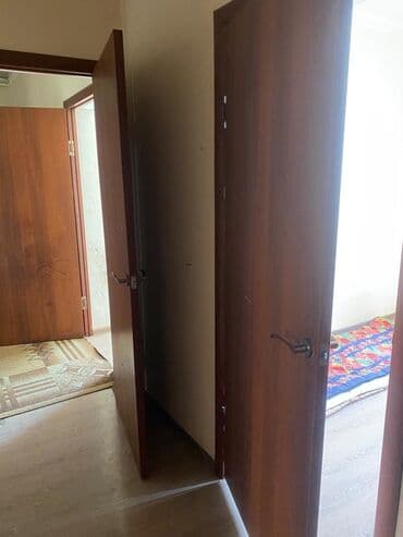 сдаю дом без хозяин: Сдается помещение 1500тыс КВ м имеются 3 сарая 1навес 1конюшня — 19