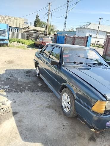 Audi: Audi 80: 1980 г., 1.8 л, Кол менен иштөөчү, Бензин, Седан — 8