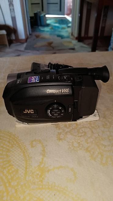 hoco ds40: Видеокамера JVC Compact VHS + фотоаппарат Зенит-Е Комплект: - — 3