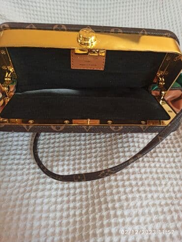 срочно продаю в связи с переездом: Классическая сумка, Louis Vuitton, Франция, Моющийся материал, Подкладка из мягкого материала, Водонепроницаемость, Женские, Б/у — 6