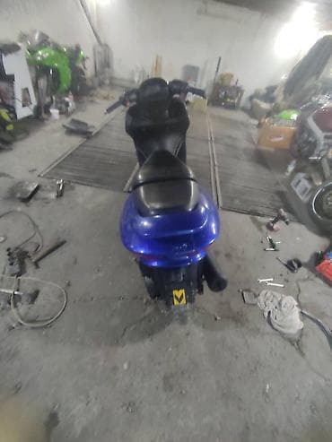 пластик на скутера: Тип скутера Yamaha, 150 куб. см, Бензин, Б/у — 9
