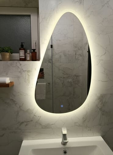 зеркало на душ: Ассиметричное зеркало с подсветкой для ванной - Необычная — 1